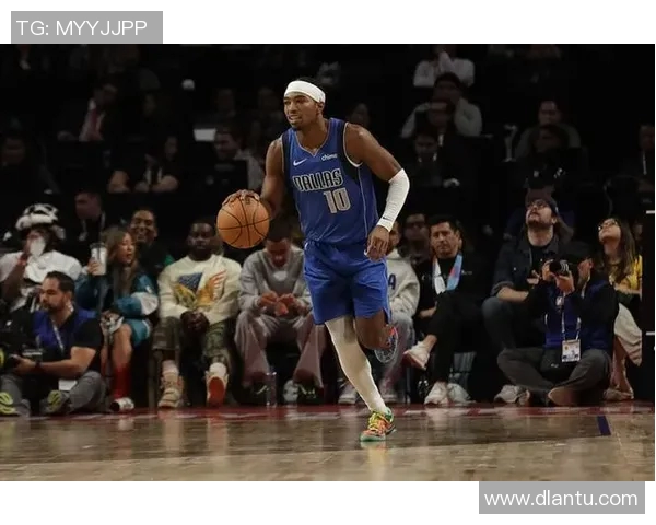 手感火热!布兰登·威廉姆斯开场三分球两连击